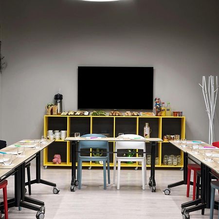 Moxy Athens City Экстерьер фото