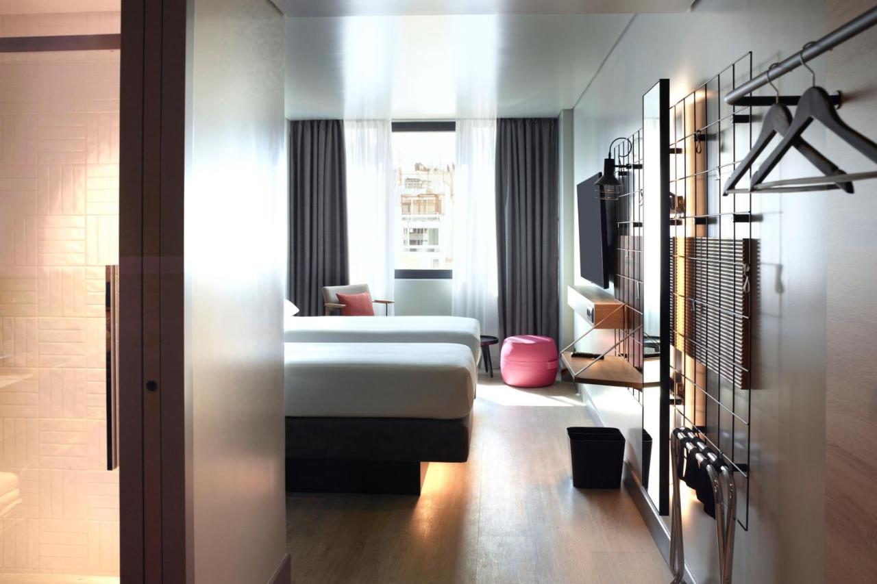 Moxy Athens City Экстерьер фото