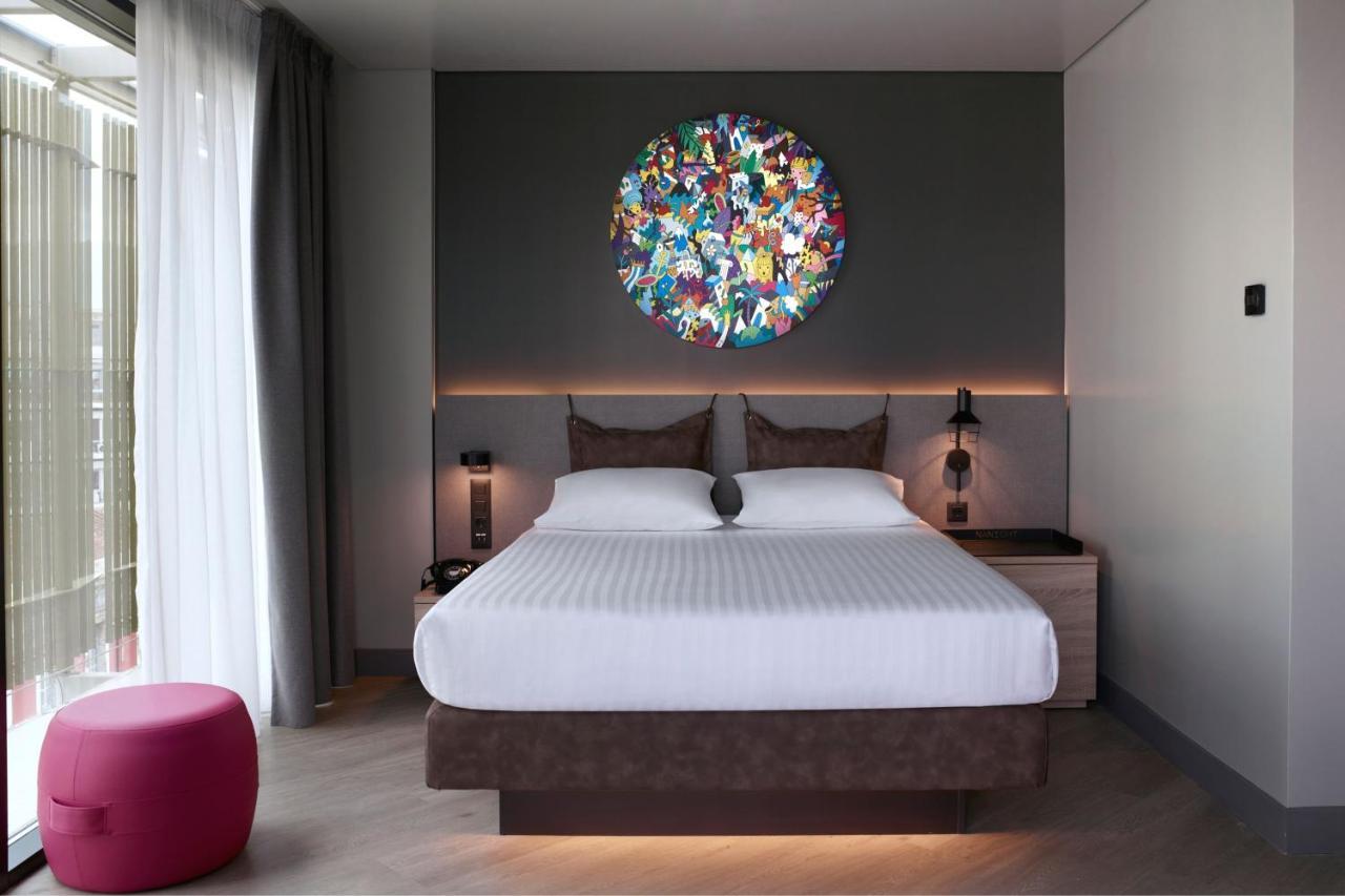 Moxy Athens City Экстерьер фото