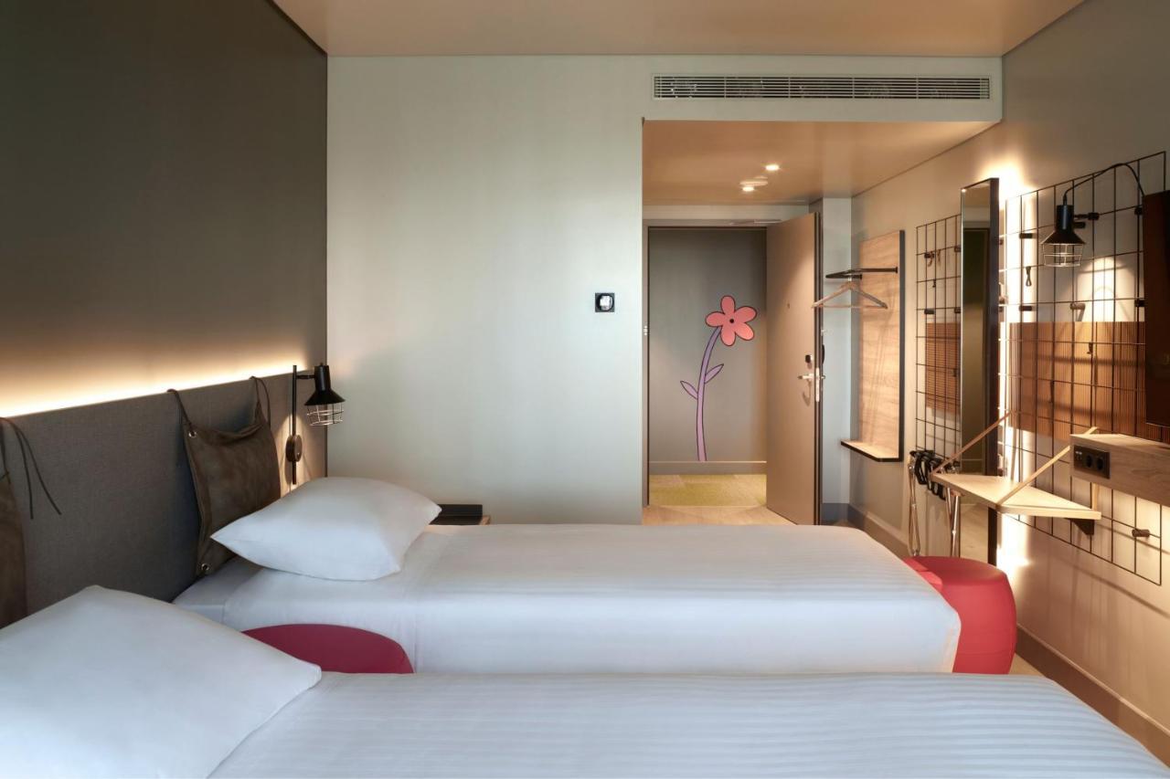 Moxy Athens City Экстерьер фото