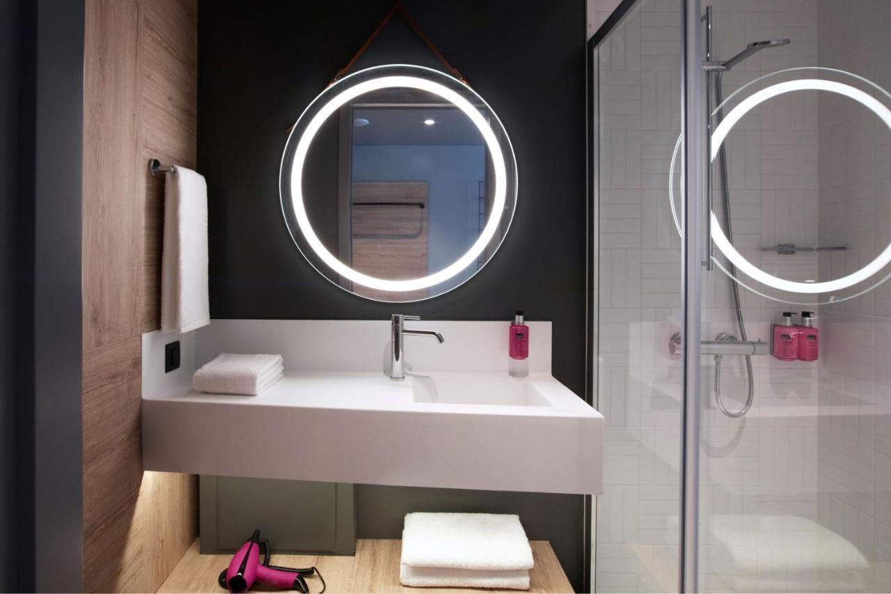 Moxy Athens City Экстерьер фото