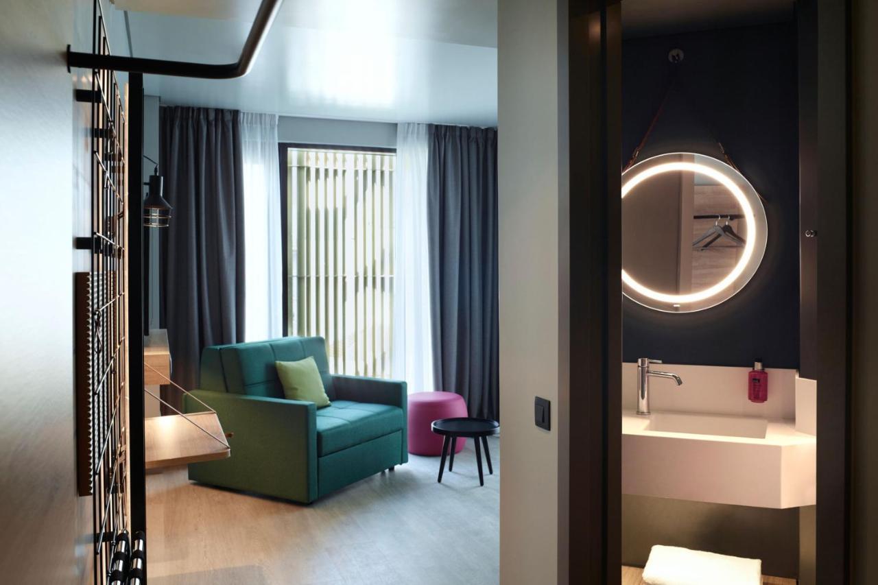 Moxy Athens City Экстерьер фото