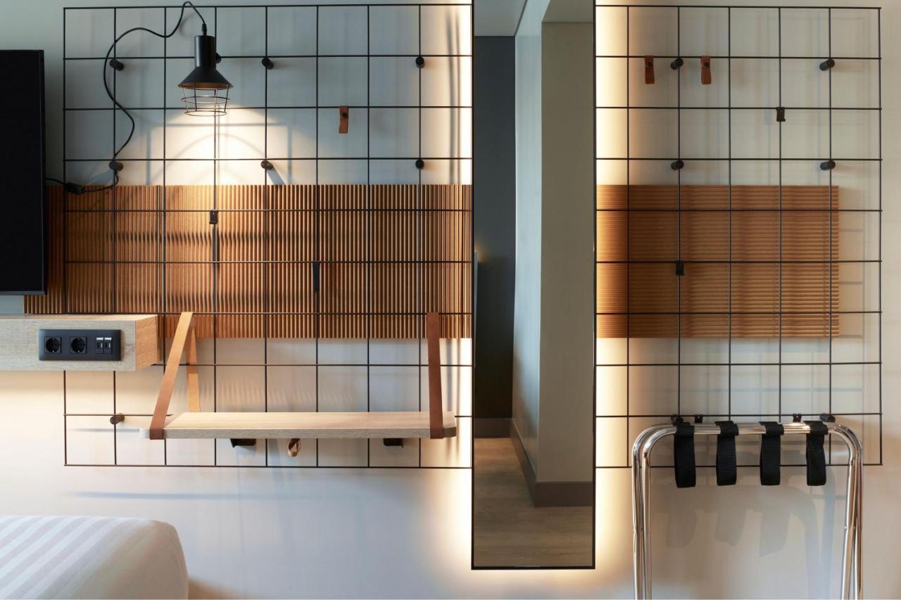 Moxy Athens City Экстерьер фото