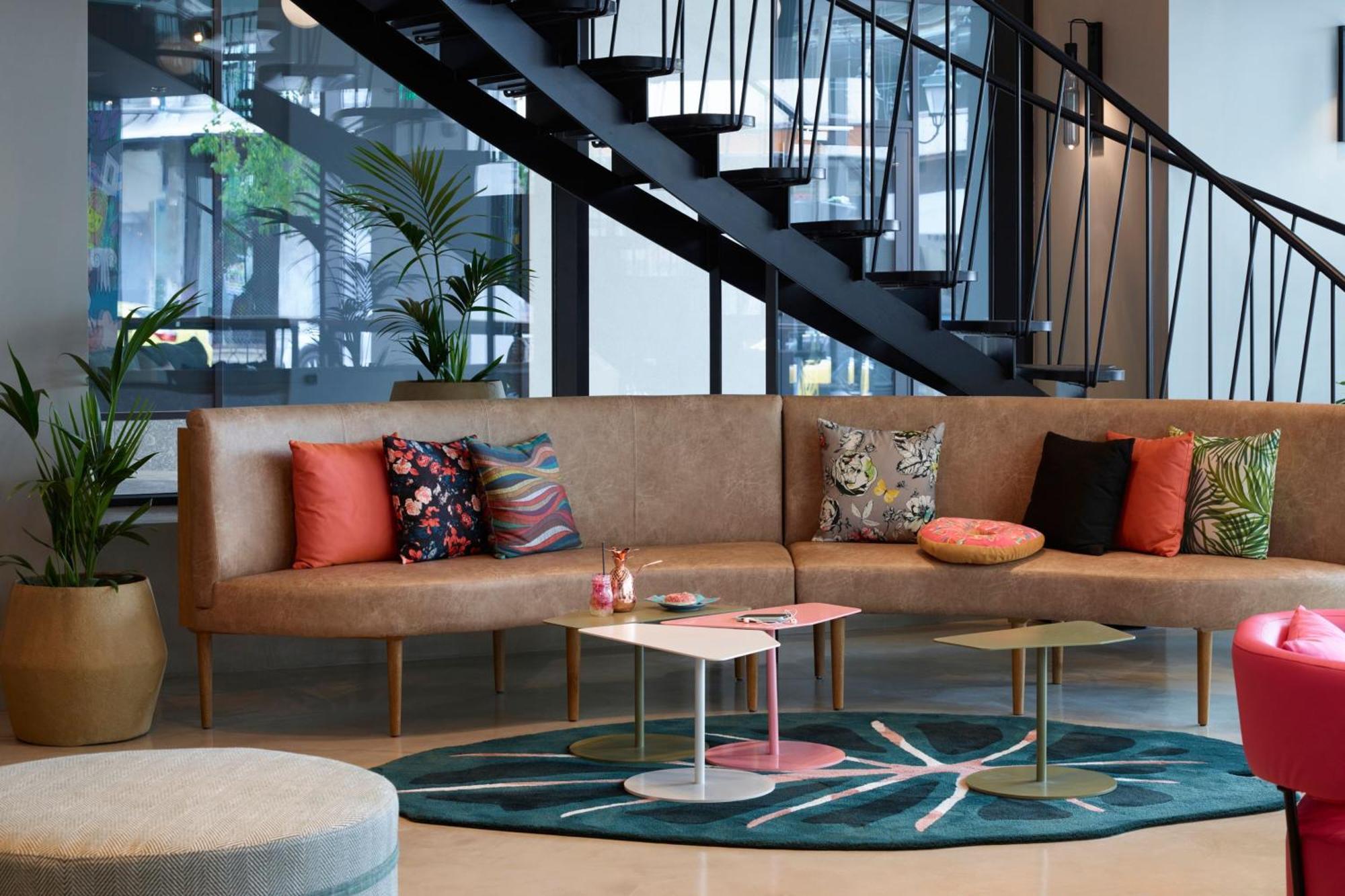 Moxy Athens City Экстерьер фото